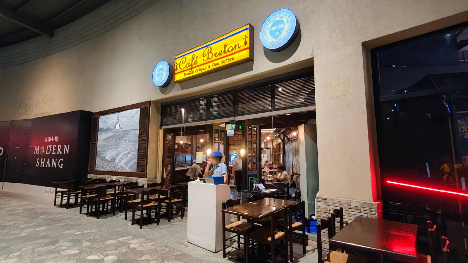 CAFE BRETON in TriNoma